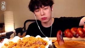 吃香肠喝牛奶欧美视频,香肠配牛奶，美味新风尚